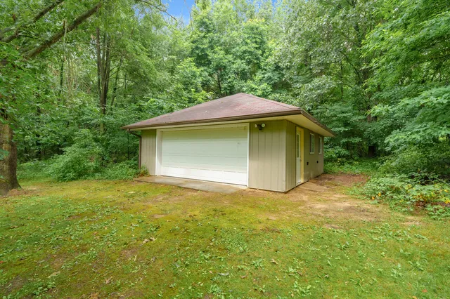 $874,900 | 9116 South 6th Street, Kalamazoo, MI 49009