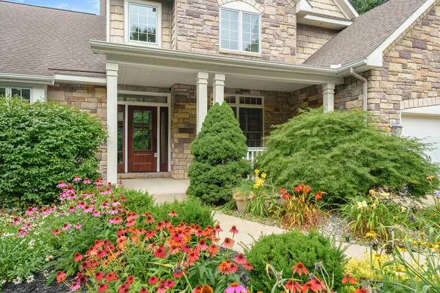 $874,900 | 9116 South 6th Street, Kalamazoo, MI 49009