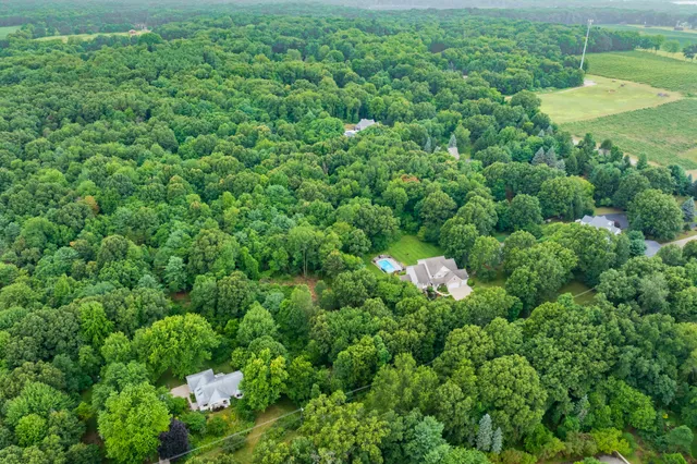 $874,900 | 9116 South 6th Street, Kalamazoo, MI 49009