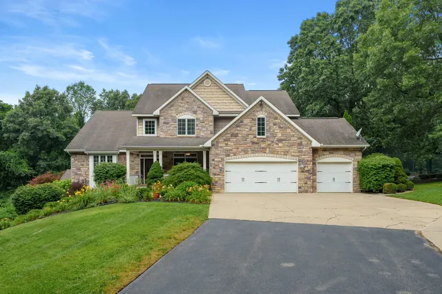 $874,900 | 9116 South 6th Street, Kalamazoo, MI 49009