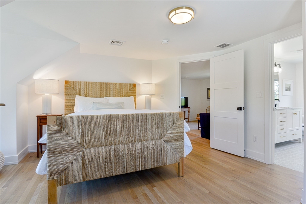 8 Burnt Swamp Lane Nantucket, MA 02554 - Photo 12 of 18