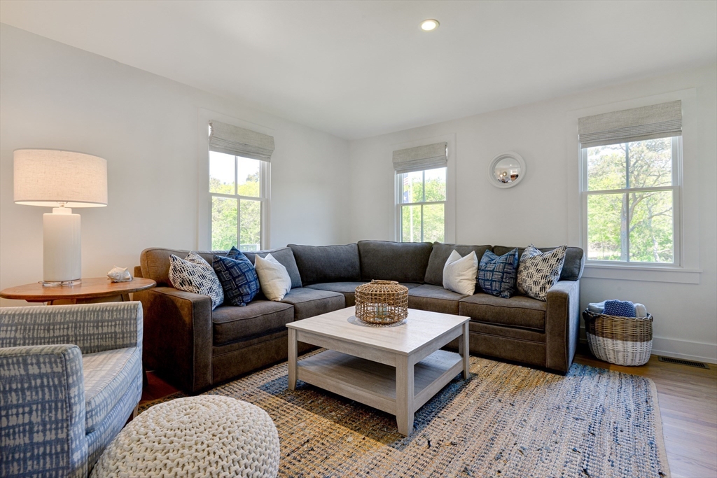 8 Burnt Swamp Lane Nantucket, MA 02554 - Photo 14 of 18