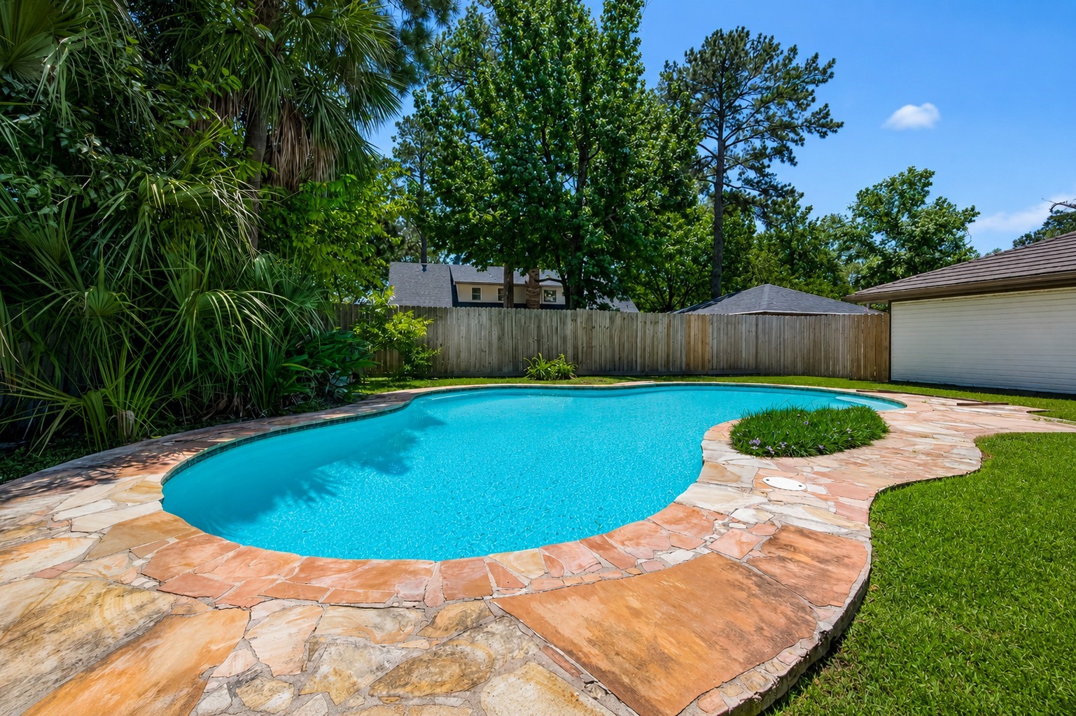 5815 Theall Road Houston, TX 77066 - Photo 31 of 36