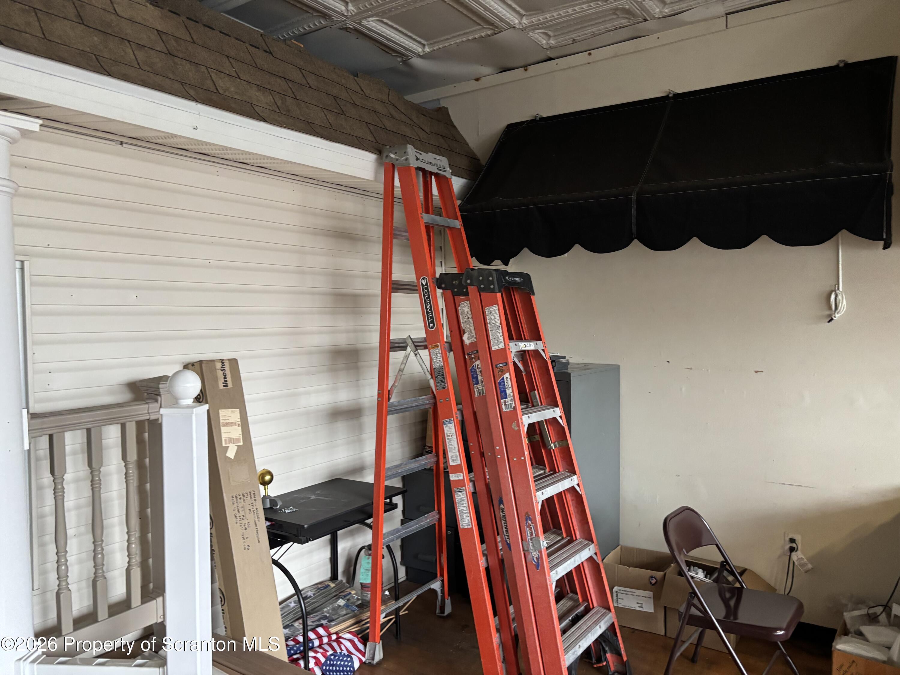 139 North Main Avenue Scranton, PA 18504 - Photo 3 of 23 IMG_0902