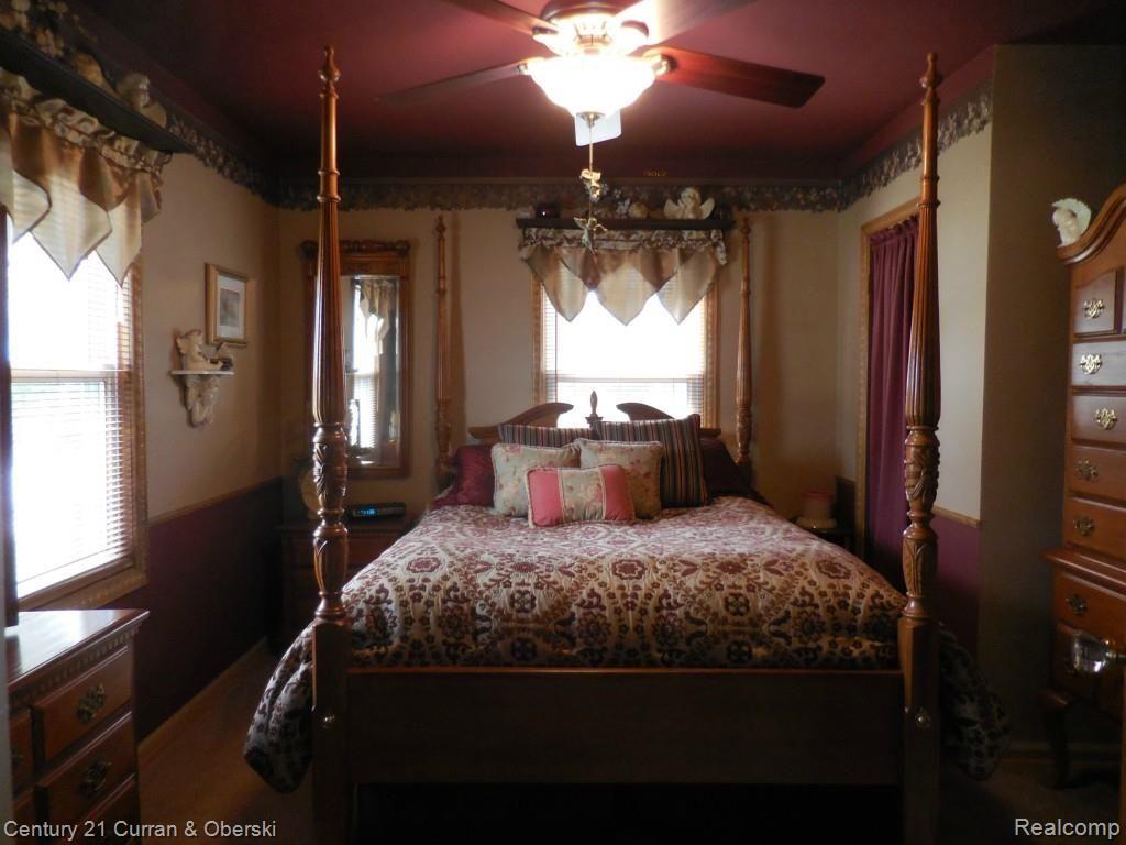 18845 Merriman Road Livonia, MI 48152 - Photo 20 of 43 MASTER BEDROOM