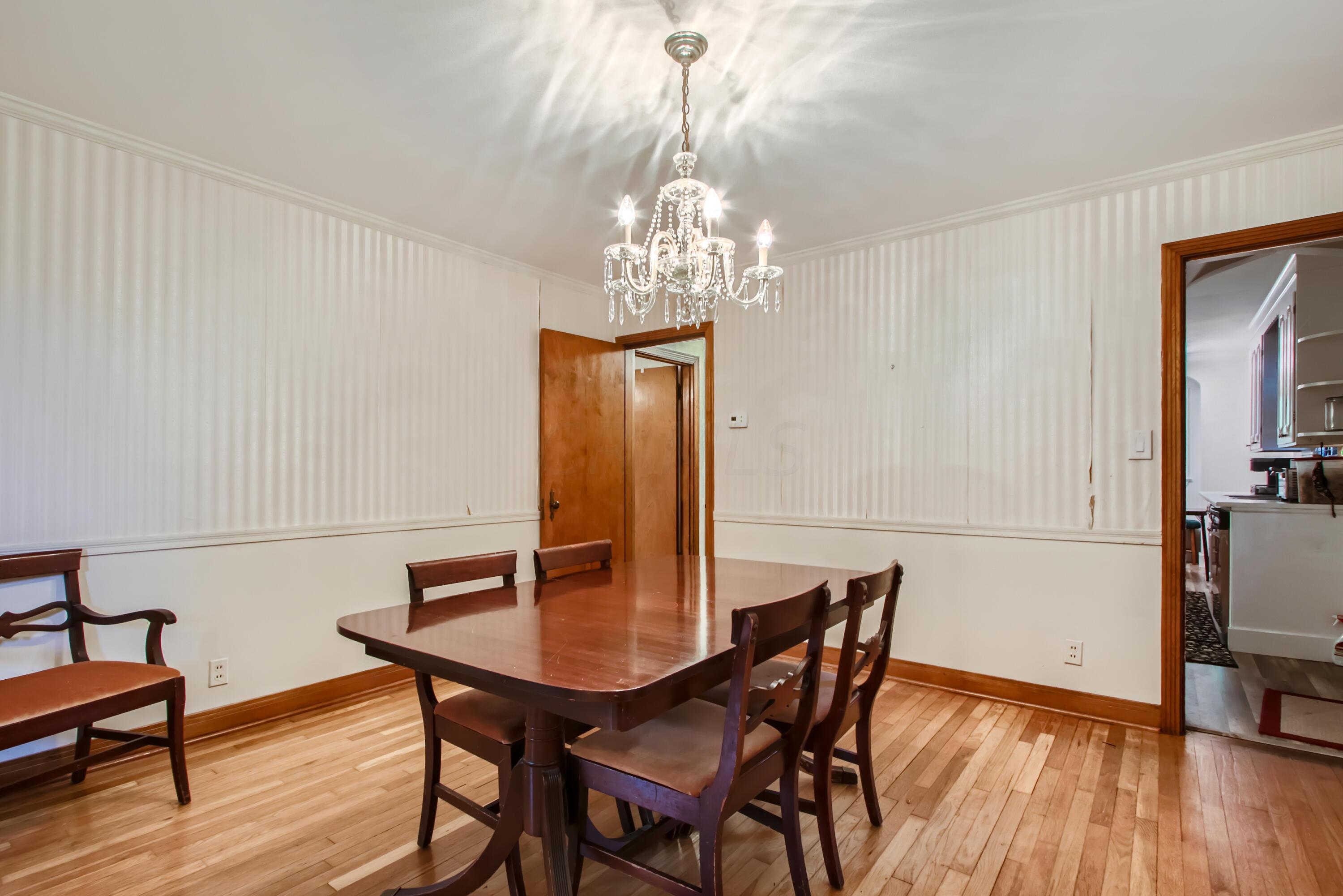 4044 Riverside Drive Columbus, OH 43220 - Photo 8 of 16 07 Dining Room