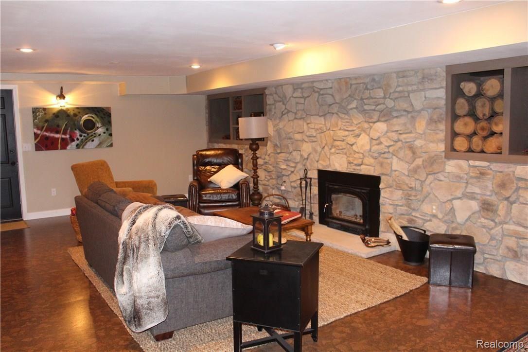 1571 North Waverly Road Lansing, MI 48917 - Photo 17 of 25 17.JPG