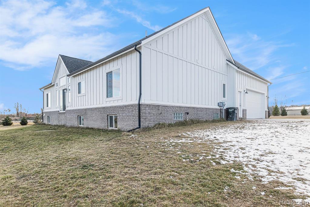 4015 Howland Road Almont, MI 48003 - Photo 33 of 35