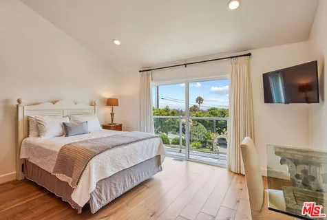 $3,795,000 | 6363 Zumirez Drive, Malibu, CA 90265