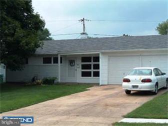 18 Midfield Road New Castle, DE 19720 - Photo 1 of 5 Exterior Front