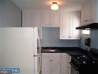 18 Midfield Road New Castle, DE 19720 - Photo 4 of 5 Kitchen