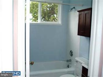 18 Midfield Road New Castle, DE 19720 - Photo 5 of 5 Bathroom