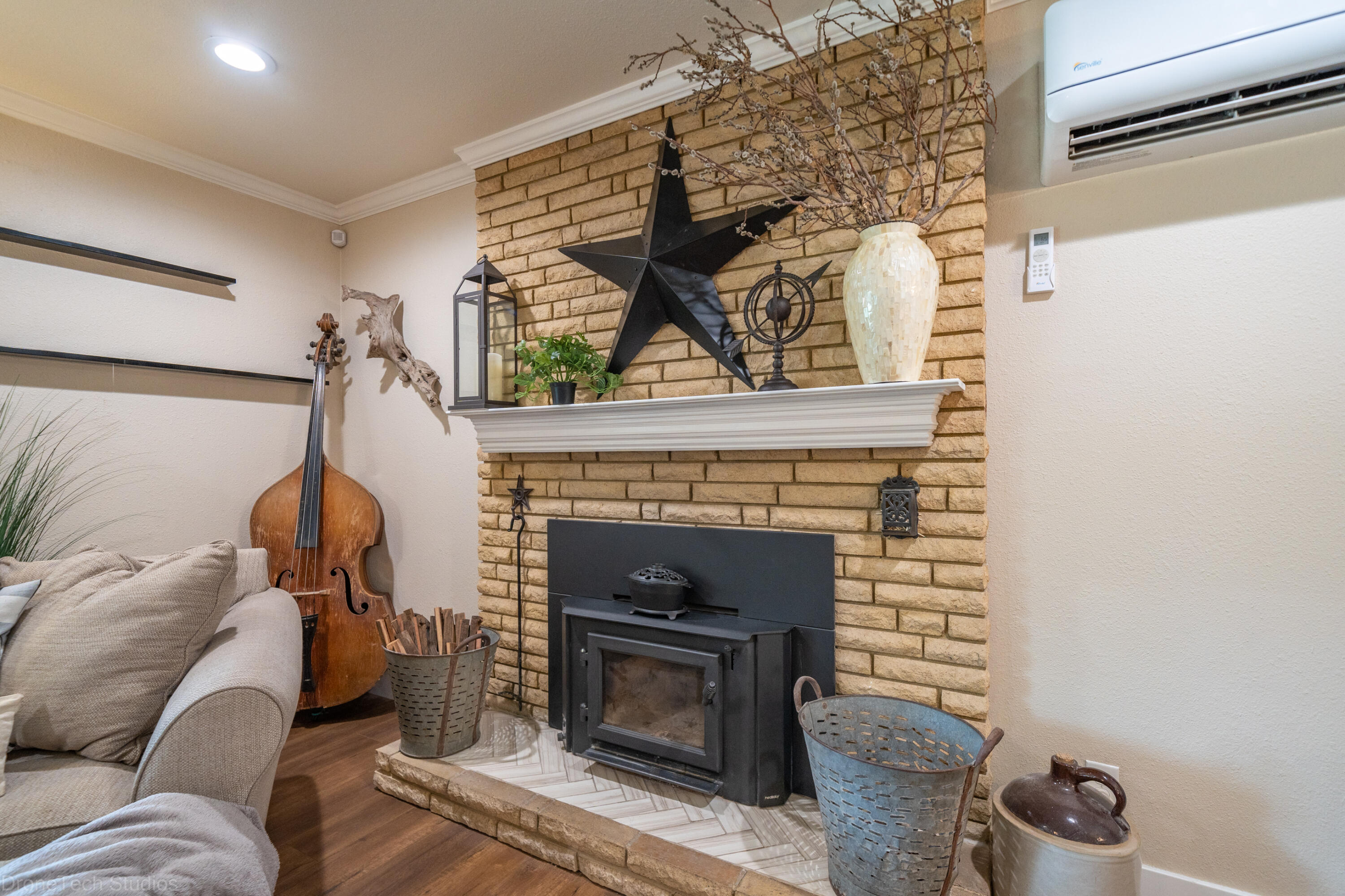 3689 Suzanne Way Redding, CA 96002 - Photo 12 of 58 3689 Suzanne Way-24