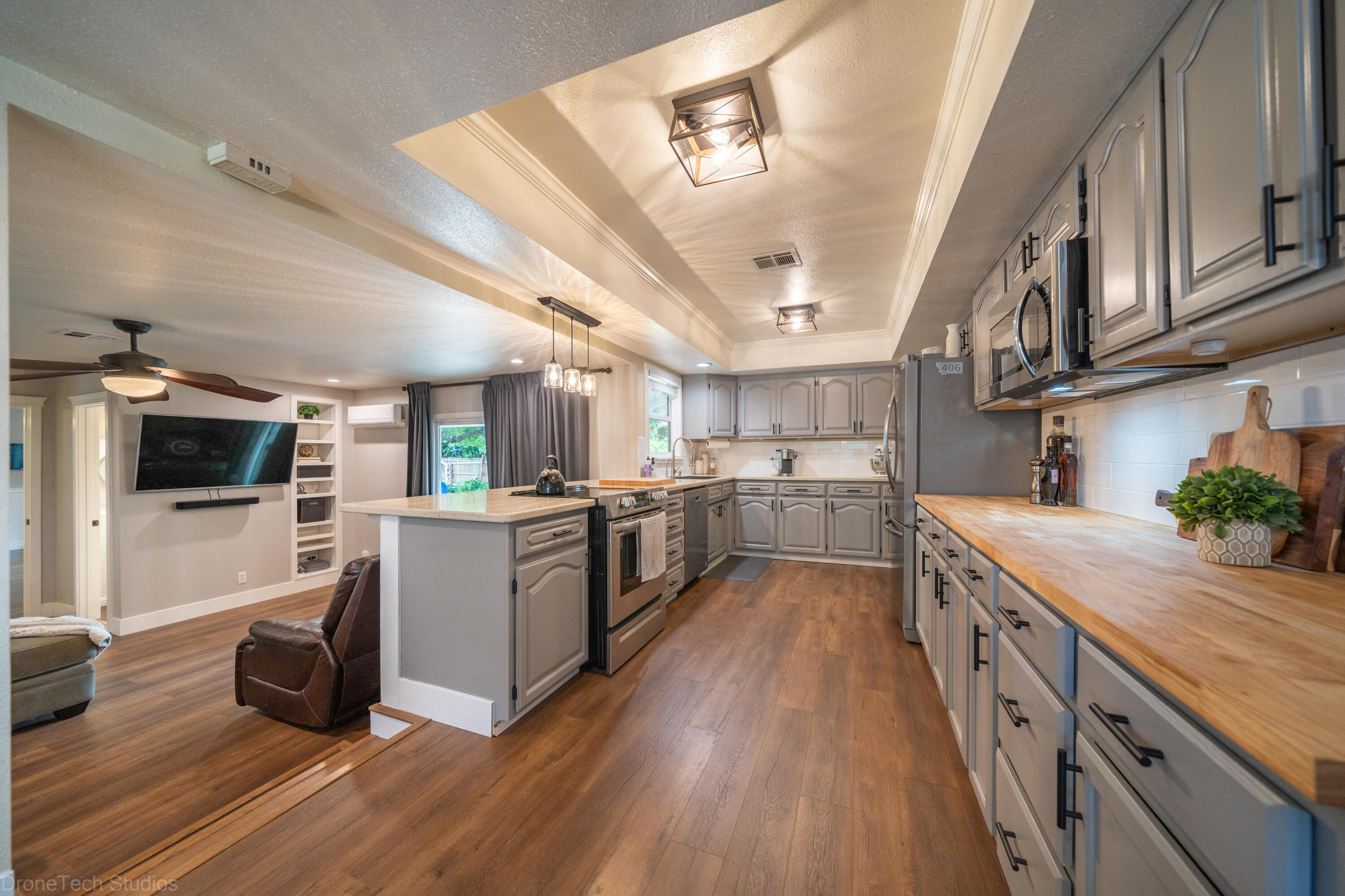 3689 Suzanne Way Redding, CA 96002 - Photo 13 of 58 3689 Suzanne Way-25