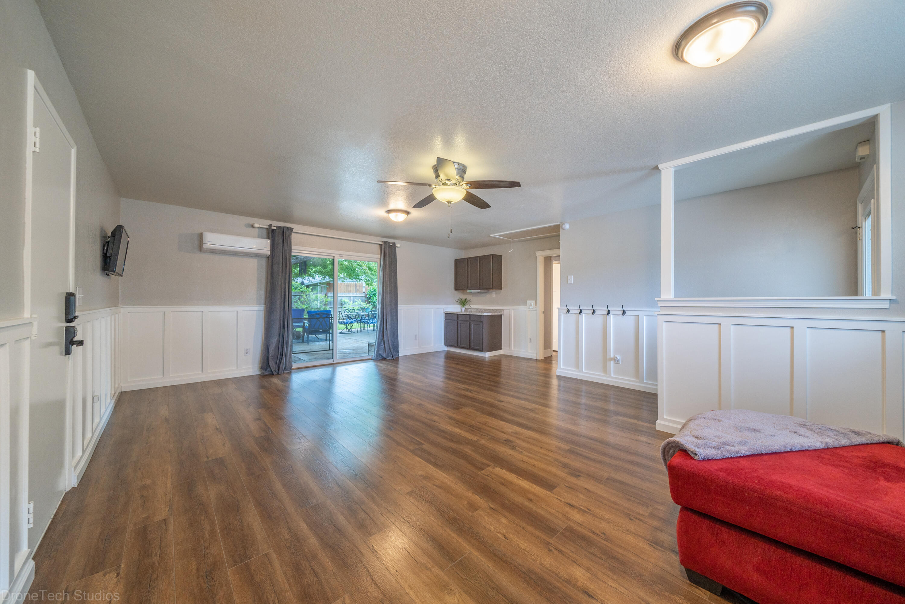 3689 Suzanne Way Redding, CA 96002 - Photo 21 of 58 3689 Suzanne Way-34