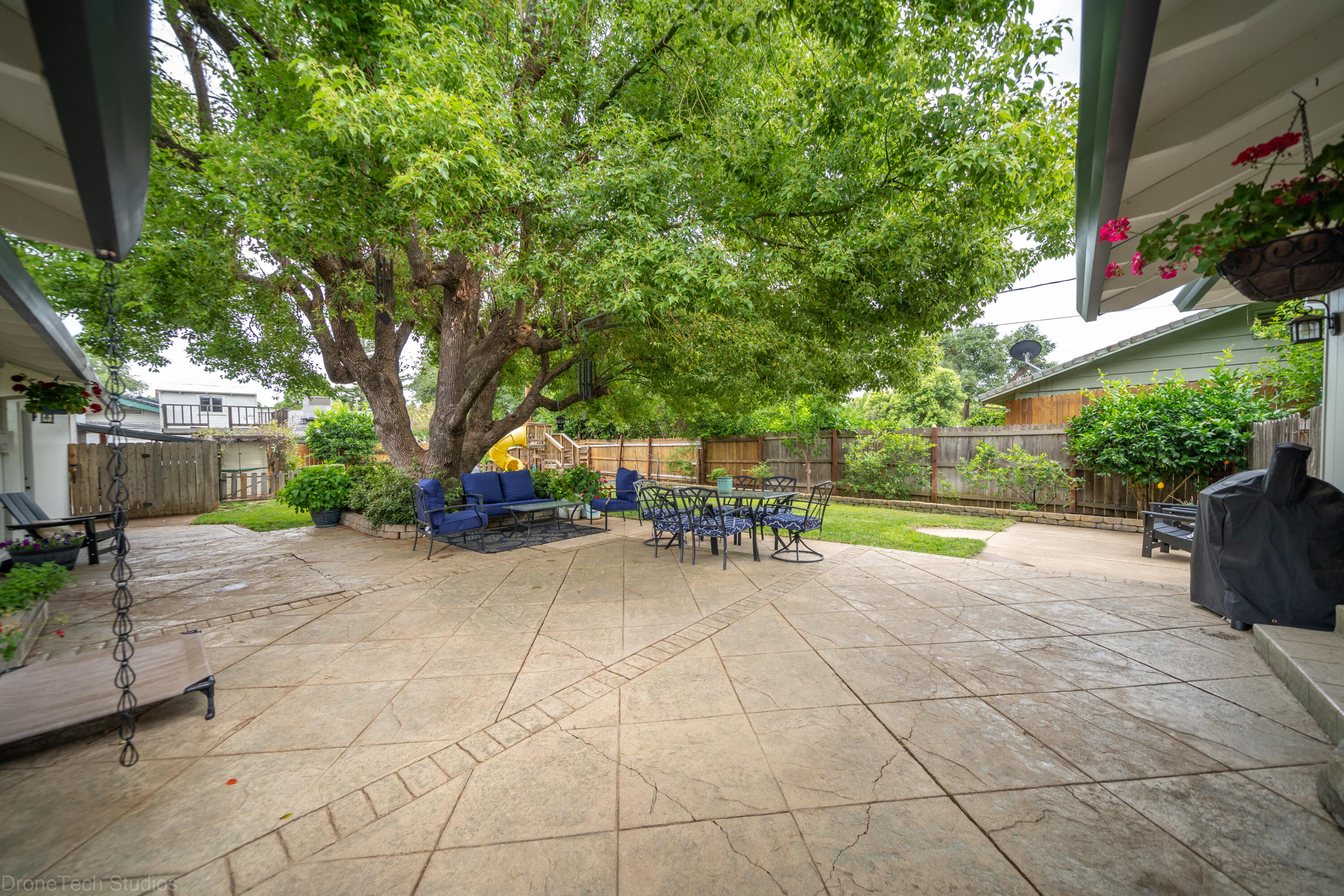 3689 Suzanne Way Redding, CA 96002 - Photo 38 of 58 3689 Suzanne Way-52