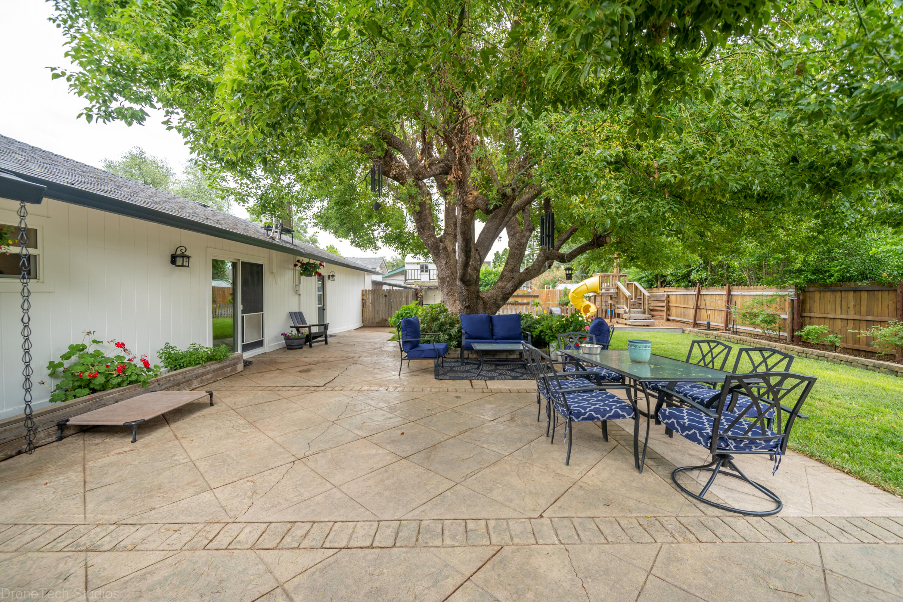 3689 Suzanne Way Redding, CA 96002 - Photo 39 of 58 3689 Suzanne Way-53