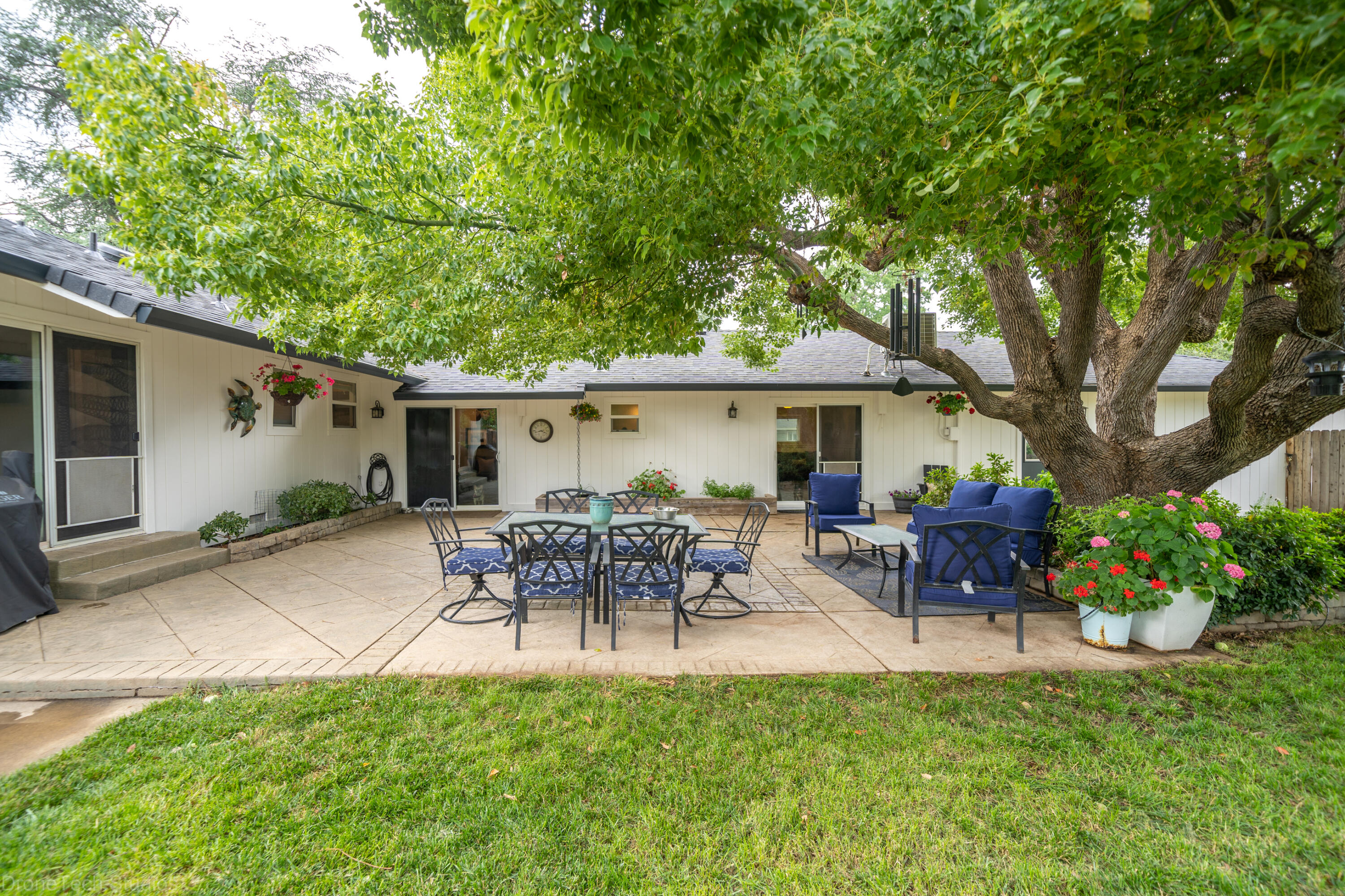 3689 Suzanne Way Redding, CA 96002 - Photo 41 of 58 3689 Suzanne Way-55