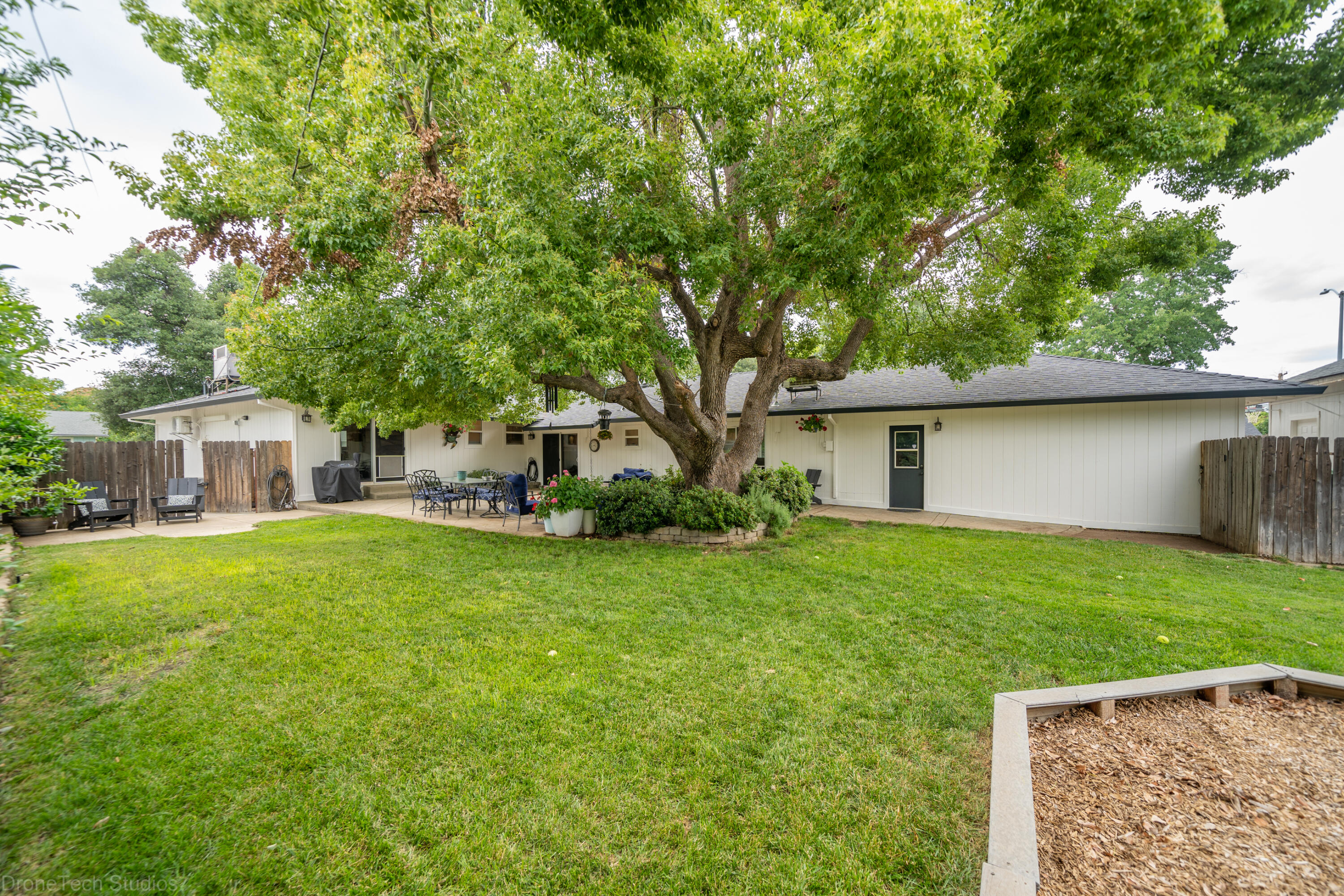 3689 Suzanne Way Redding, CA 96002 - Photo 42 of 58 3689 Suzanne Way-56