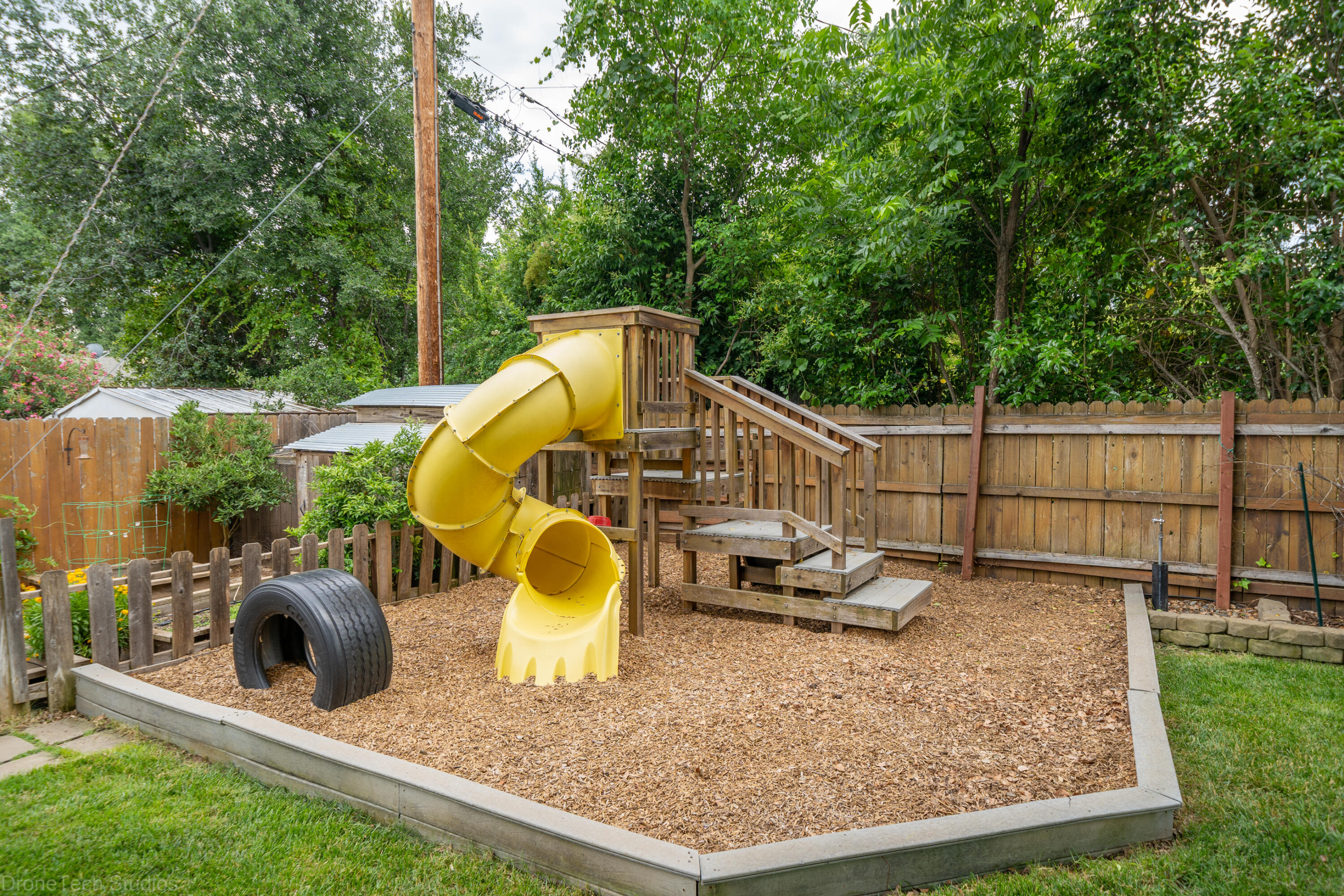 3689 Suzanne Way Redding, CA 96002 - Photo 43 of 58 3689 Suzanne Way-59