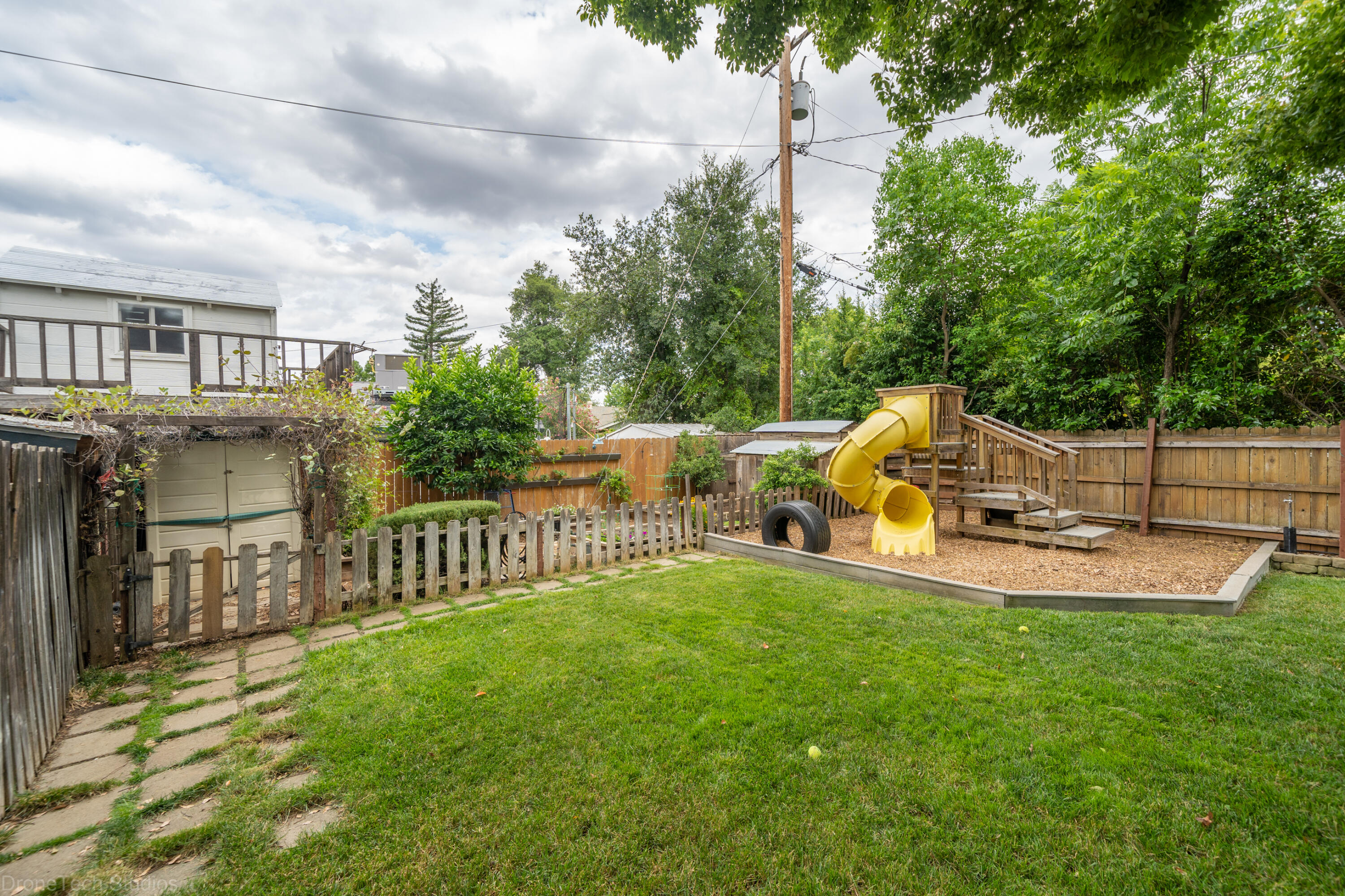 3689 Suzanne Way Redding, CA 96002 - Photo 44 of 58 3689 Suzanne Way-60
