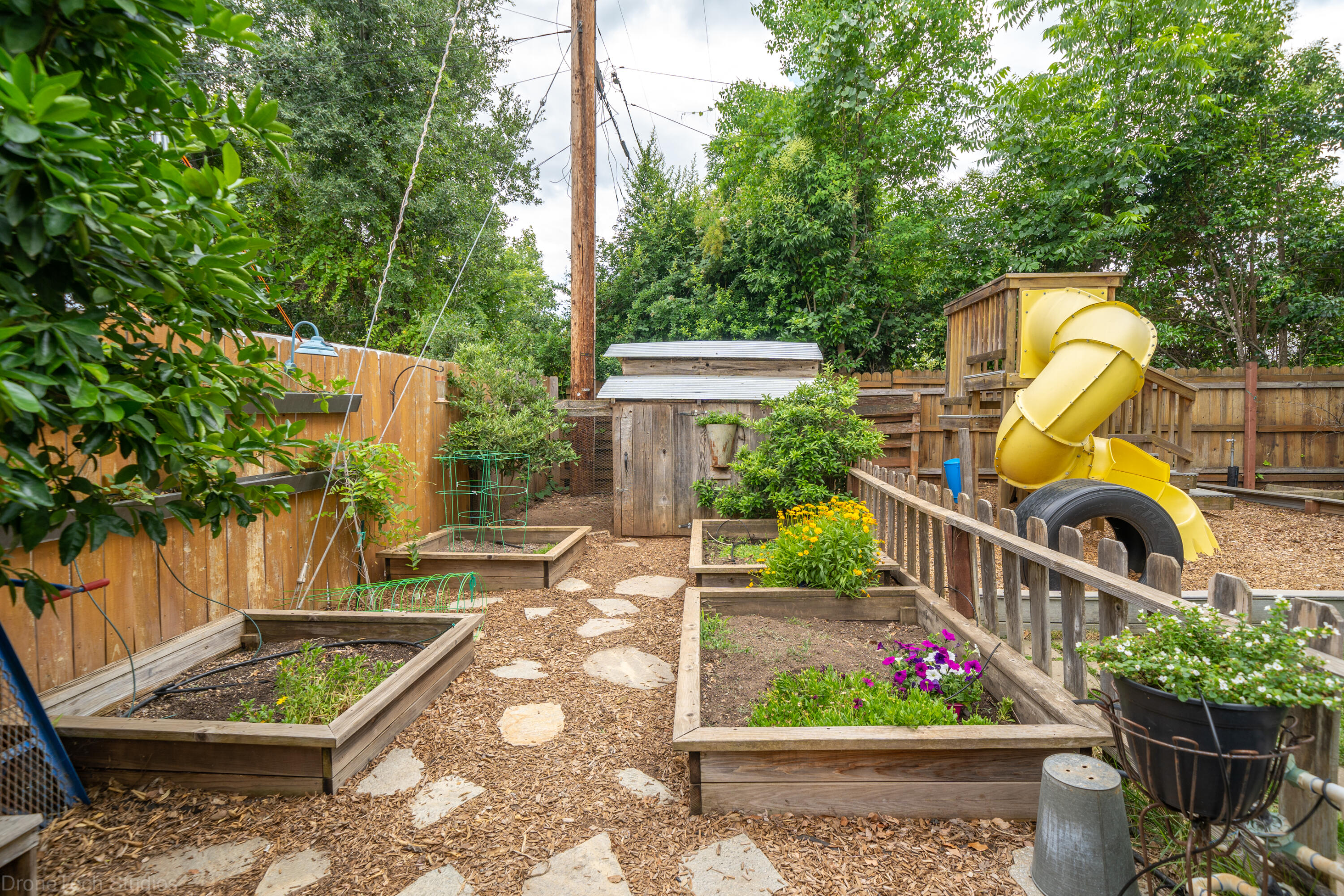 3689 Suzanne Way Redding, CA 96002 - Photo 45 of 58 3689 Suzanne Way-61