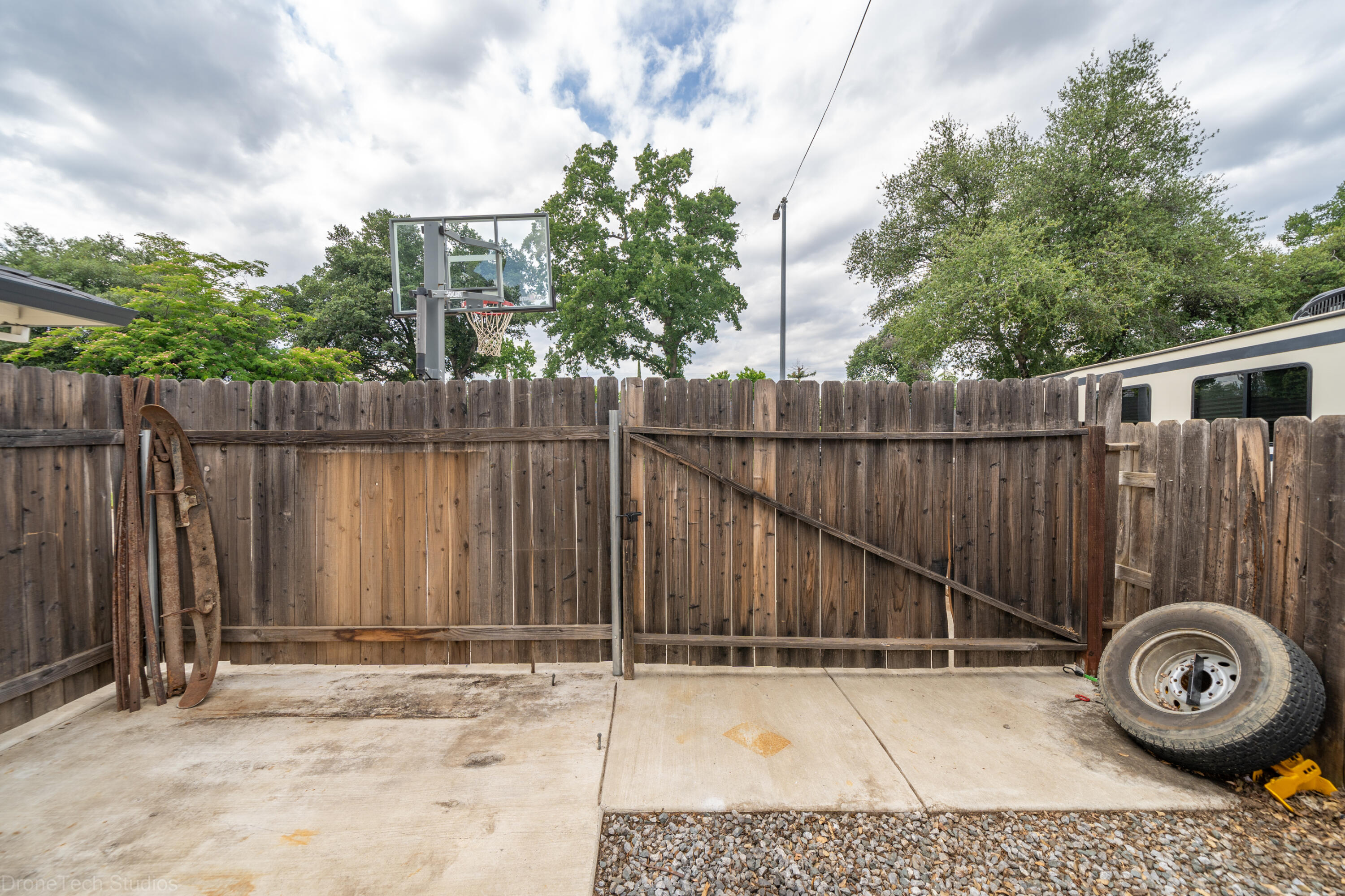 3689 Suzanne Way Redding, CA 96002 - Photo 47 of 58 3689 Suzanne Way-65