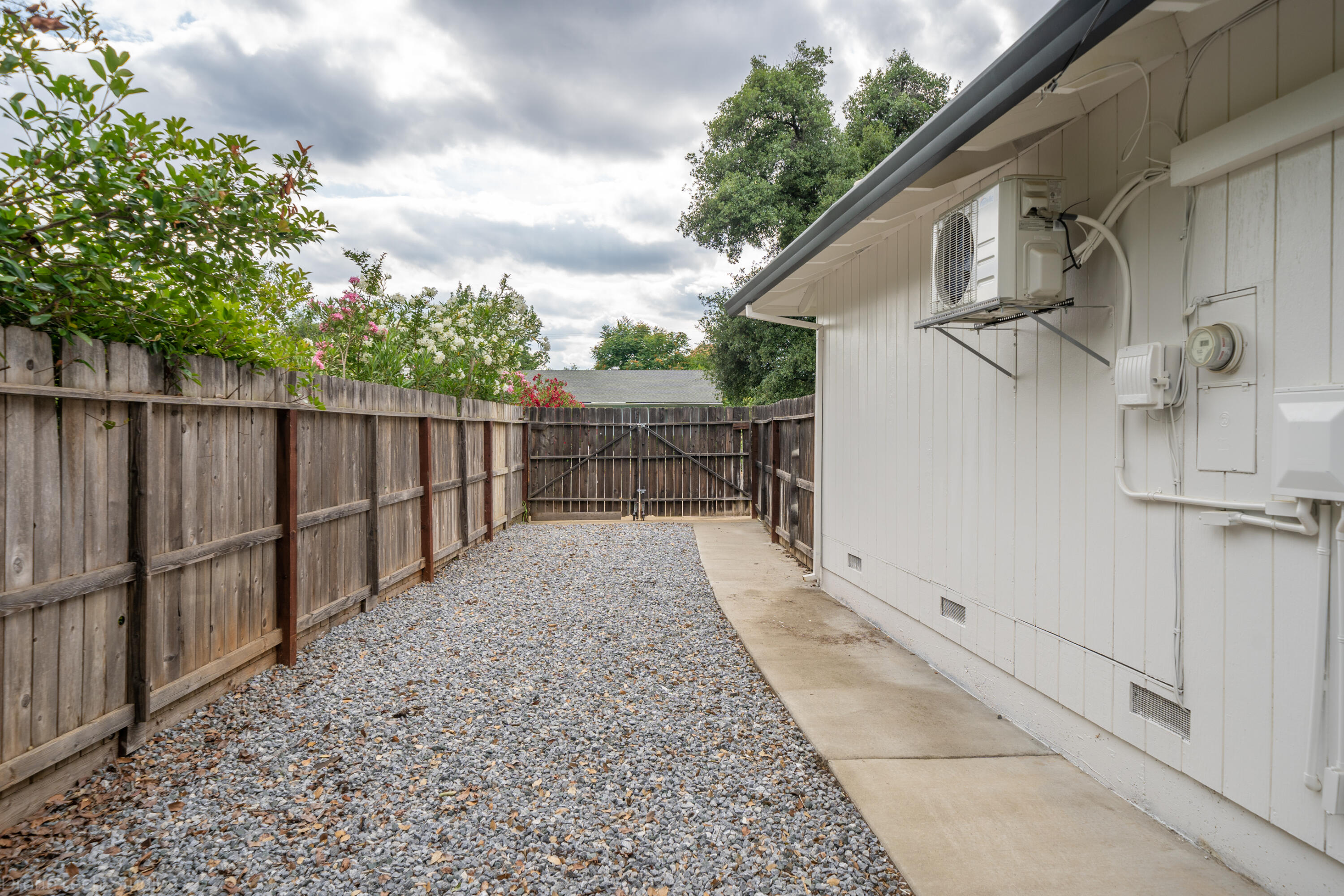 3689 Suzanne Way Redding, CA 96002 - Photo 49 of 58 3689 Suzanne Way-67