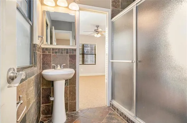 $1,375 | 1102 West 46th Street, Unit 3, Kansas City, MO 64112