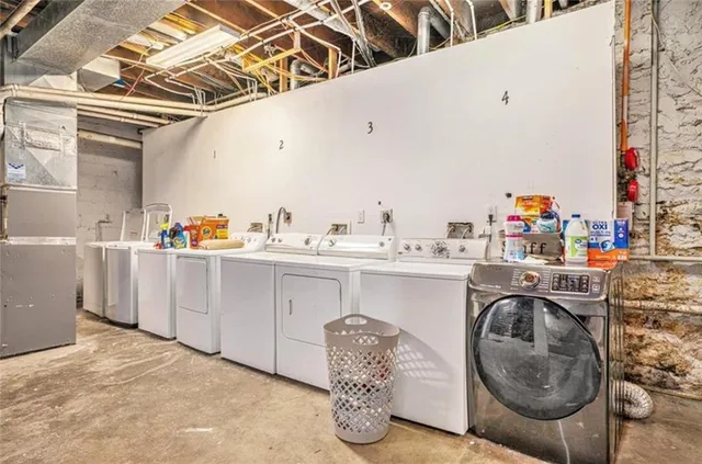 $1,375 | 1102 West 46th Street, Unit 3, Kansas City, MO 64111