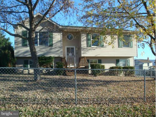 17 Greenleaf Road Strasburg, VA 22657 - Photo 1 of 29 Exterior (Front)