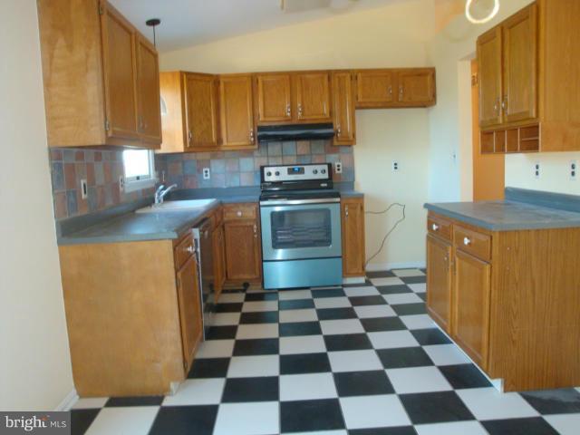 17 Greenleaf Road Strasburg, VA 22657 - Photo 12 of 29 Kitchen