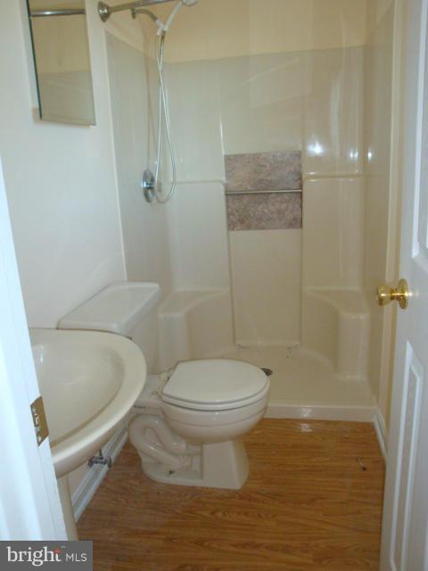 17 Greenleaf Road Strasburg, VA 22657 - Photo 17 of 29 Bath