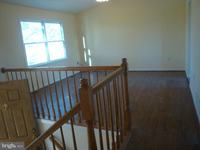 17 Greenleaf Road Strasburg, VA 22657 - Photo 9 of 29 Living Room