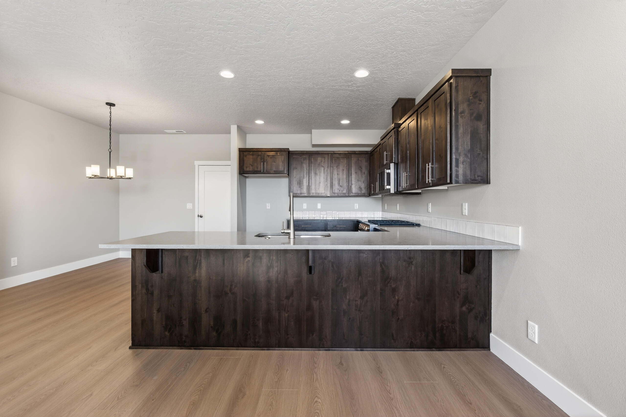 4080 Southwest 39th Street, Unit LOT 30 Redmond, OR 97756 - Photo 6 of 38 Kitchen
