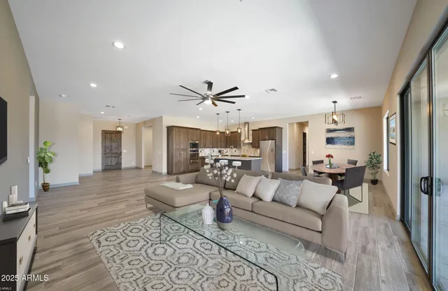 $1,175,000 | 1841 East Lavitt Lane, Phoenix, AZ 85086