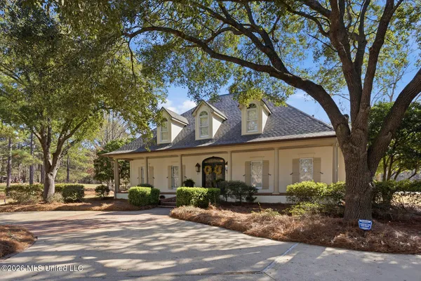 $914,500 | 429 Cherry Hill Drive, Madison, MS 39110