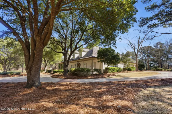 $914,500 | 429 Cherry Hill Drive, Madison, MS 39110
