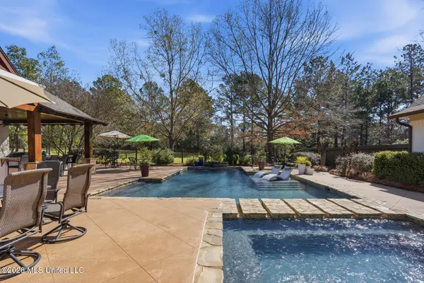 $914,500 | 429 Cherry Hill Drive, Madison, MS 39110