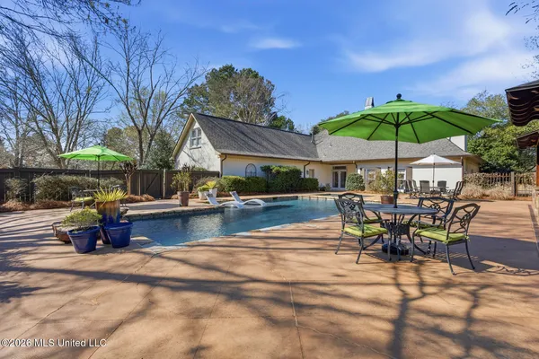 $914,500 | 429 Cherry Hill Drive, Madison, MS 39110