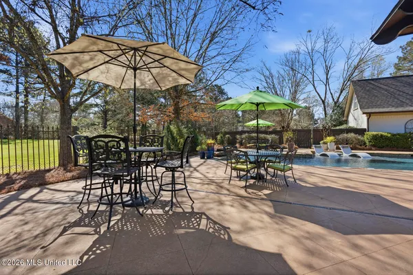 $914,500 | 429 Cherry Hill Drive, Madison, MS 39110