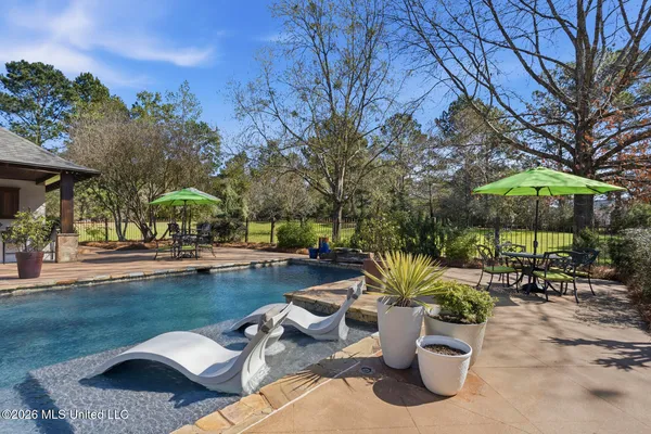 $914,500 | 429 Cherry Hill Drive, Madison, MS 39110