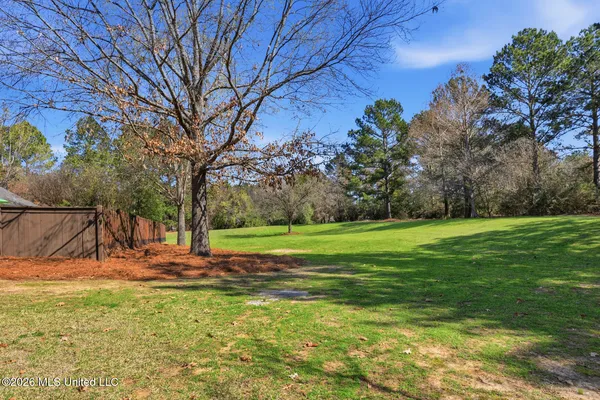 $914,500 | 429 Cherry Hill Drive, Madison, MS 39110