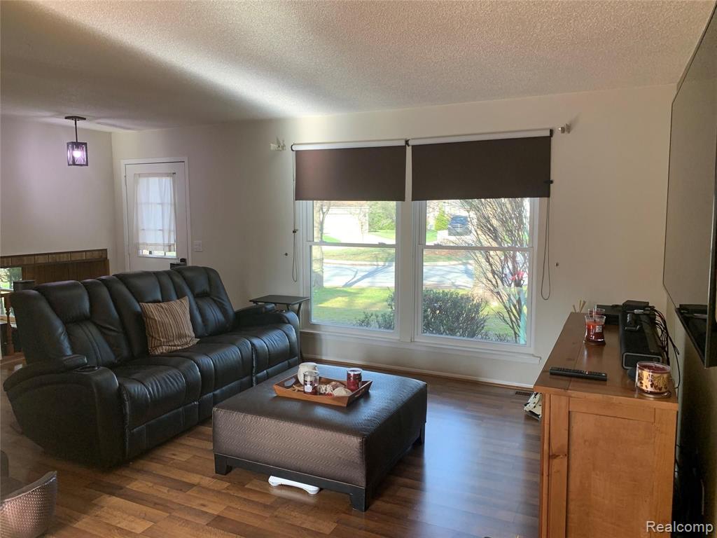 736 Kirkton Court Rochester Hills, MI 48307 - Photo 8 of 48