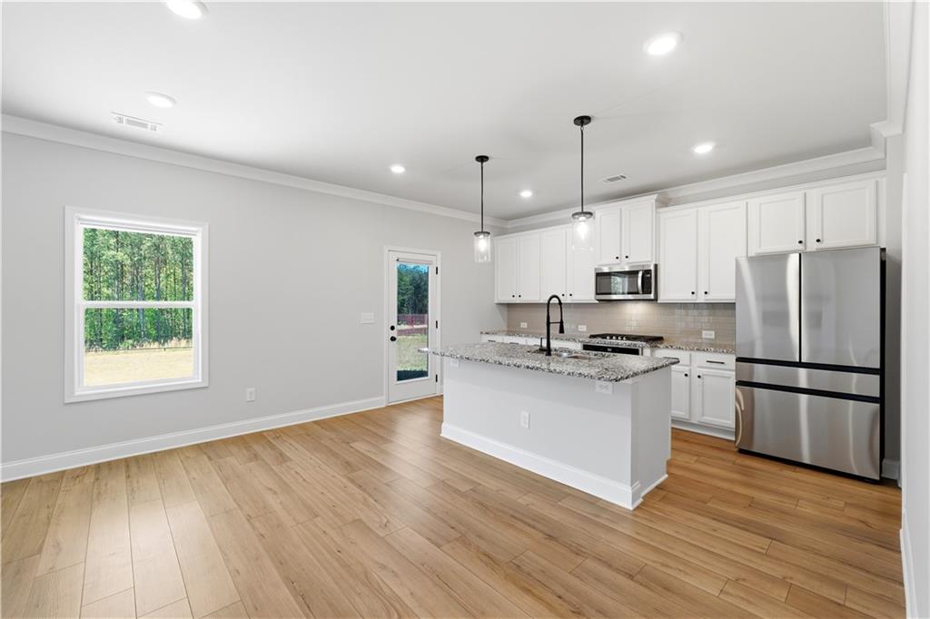 176 Brant Circle Jefferson, GA 30549 - Photo 7 of 32