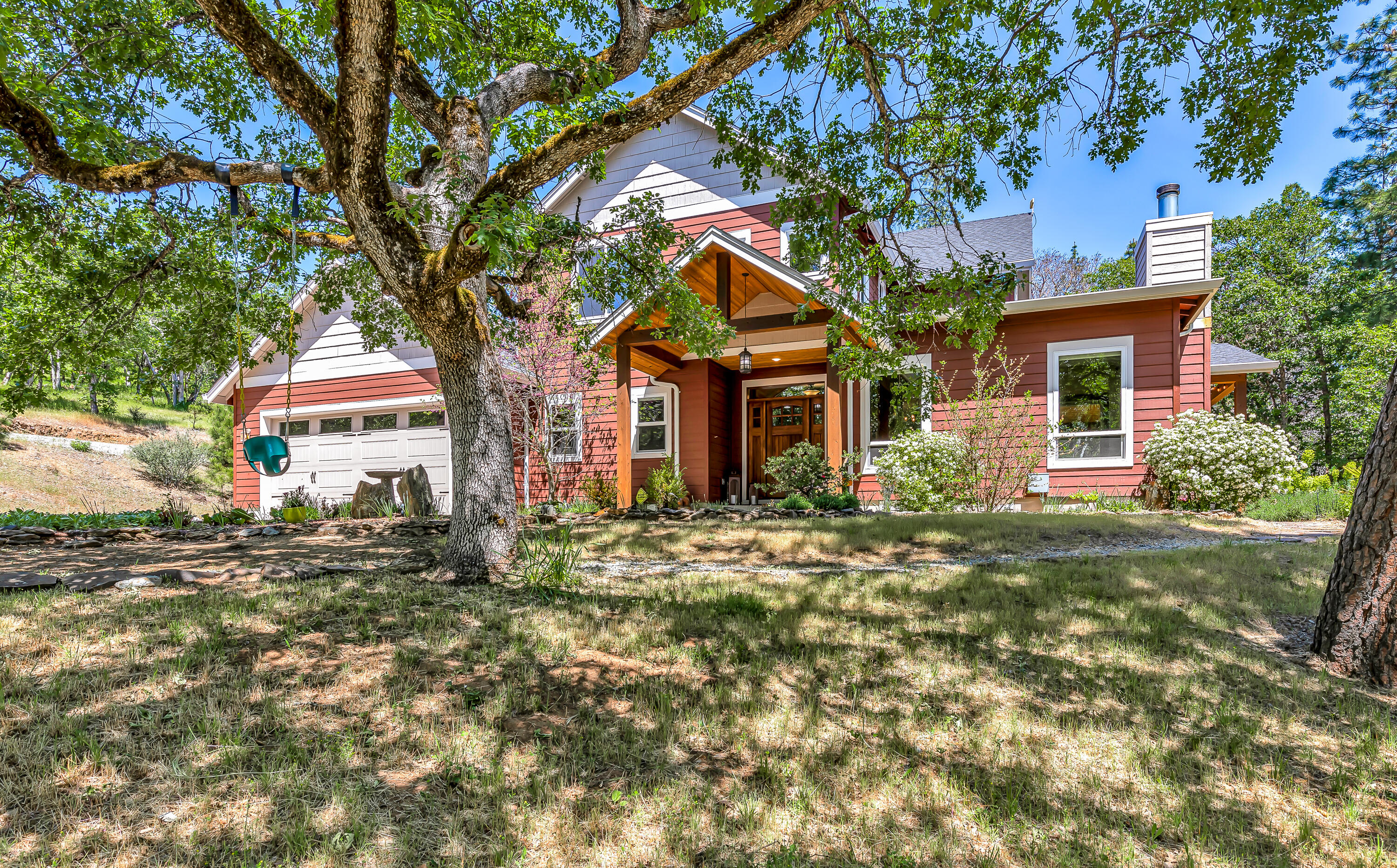 6036 Old Stage Road Central Point, OR 97502 - Photo 1 of 44 9R9A7685