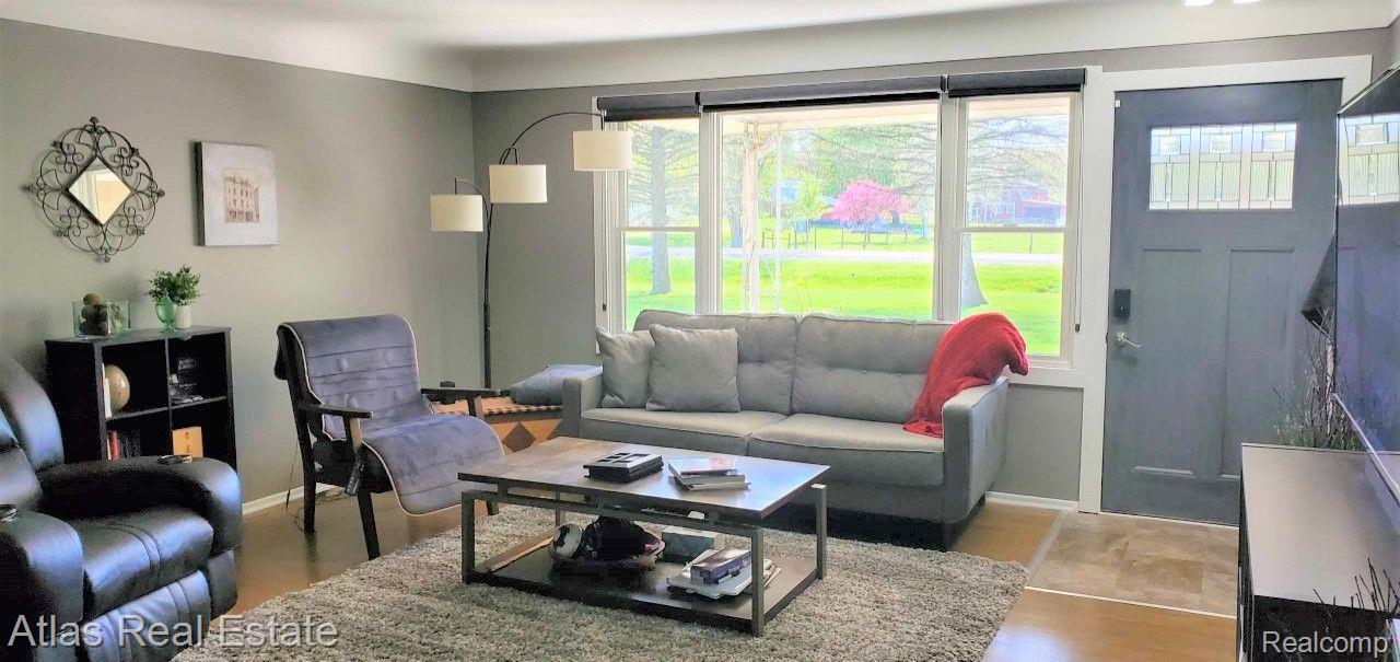 5276 Elms Road Flushing, MI 48433 - Photo 6 of 21 Gallery Image 6