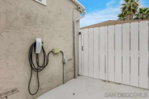 $4,750 | 4535 Winona Avenue, San Diego, CA 92115