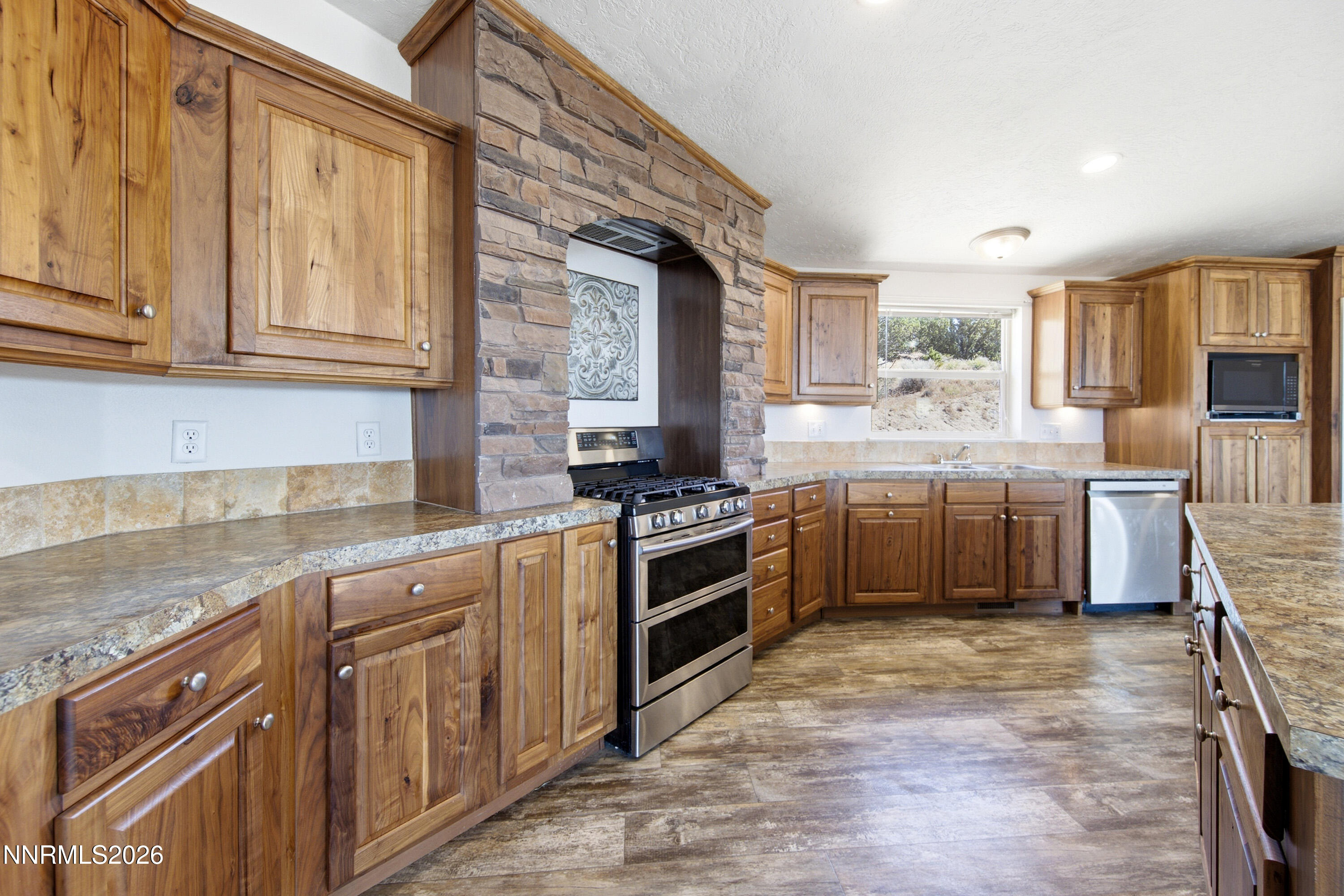 1260 Goldstone Road Reno, NV 89508 - Photo 21 of 87 Goldstone1260-064
