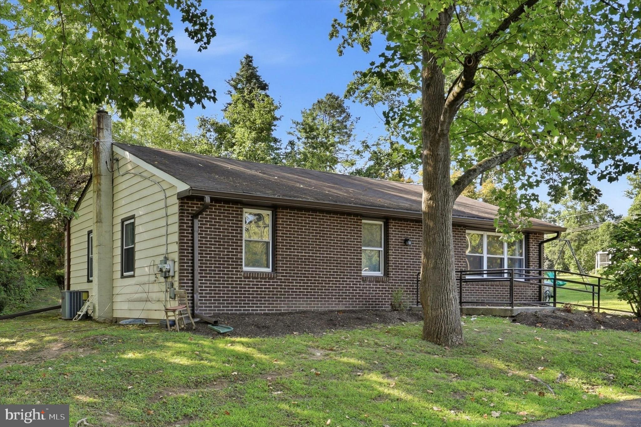 407 Johnson Road Horsham, PA 19044 - Photo 4 of 25 Gallery Image 4